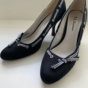 Chinese Laundry black fabric covered heels sz 9 M
